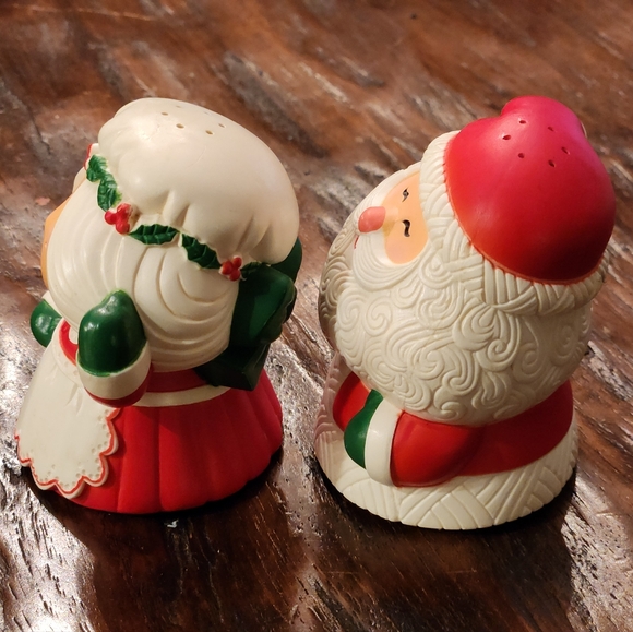 Vintage Hallmark Mr. & Mrs. Santa Claus Salt Pepper Shakers 1970s - Picture 2 of 8